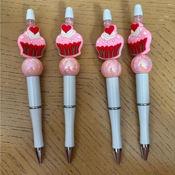 Cupcake Themed Pink and White Beaded Pens - Picture 1 of 2